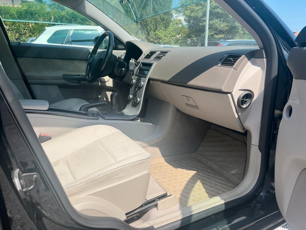 Volvo S40 1.6 16V cat Momentum