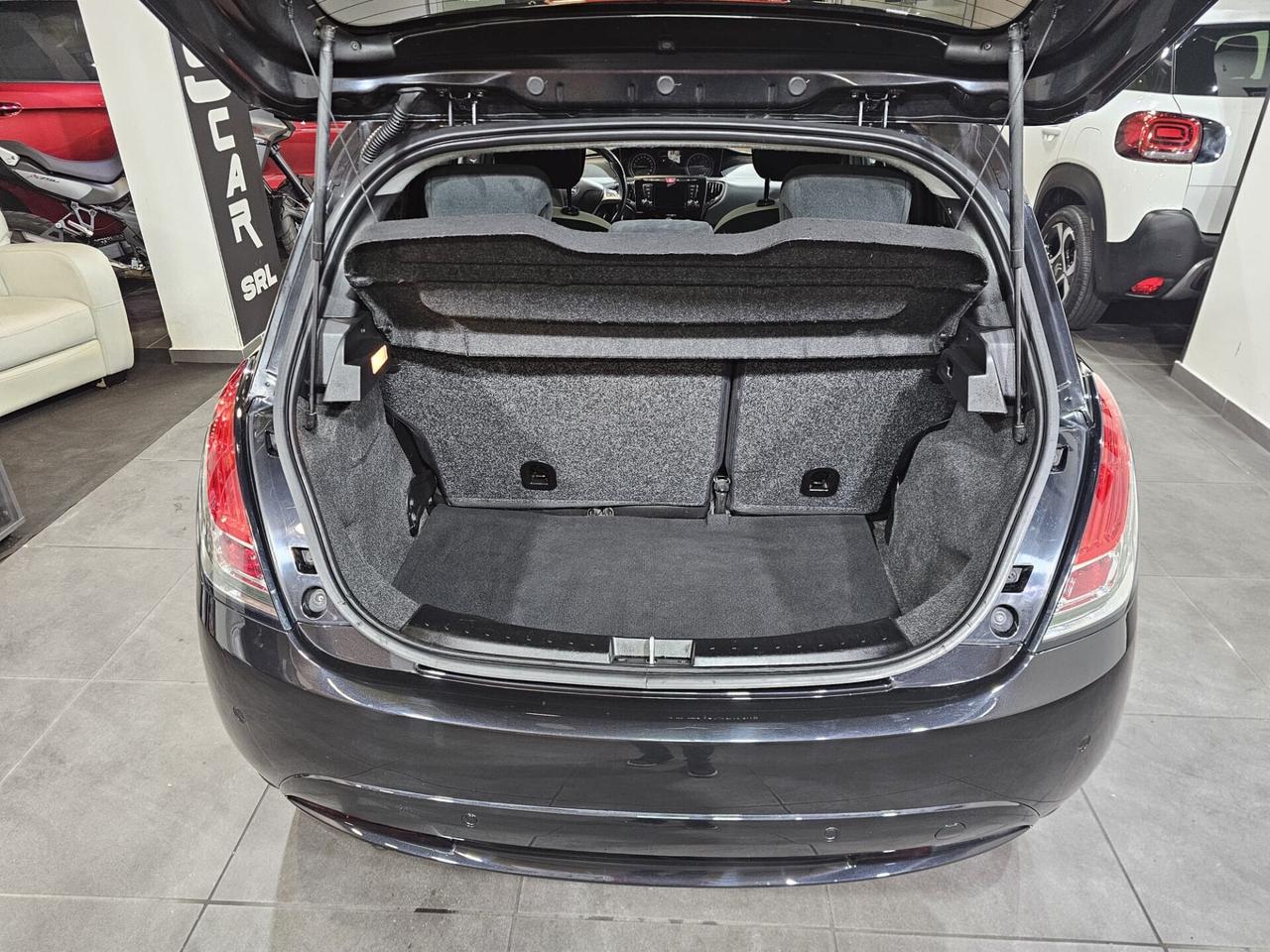 Lancia Ypsilon 1.2 69 CV 5 porte benz.