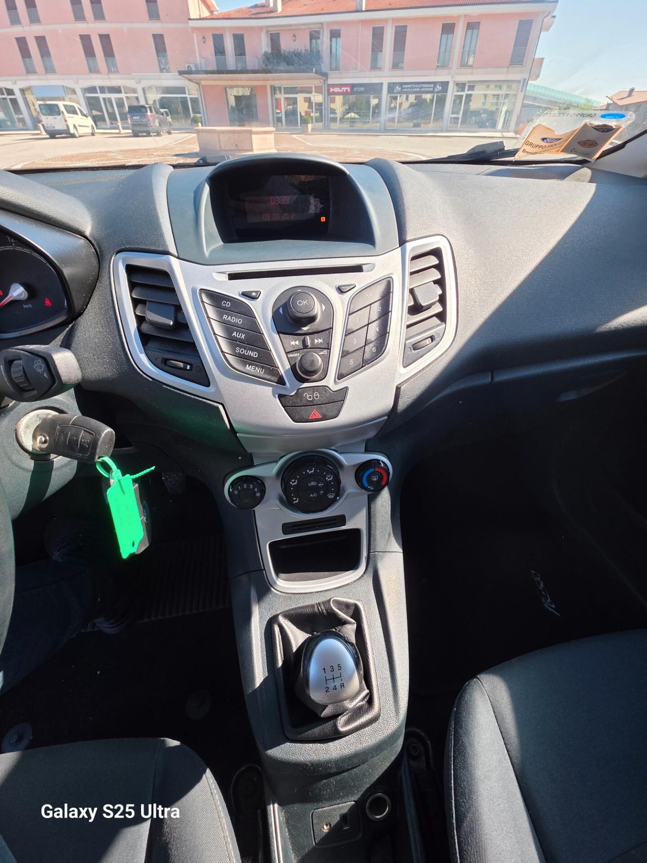 Ford Fiesta 1.4 TDCi 70CV 5 porte Titanium