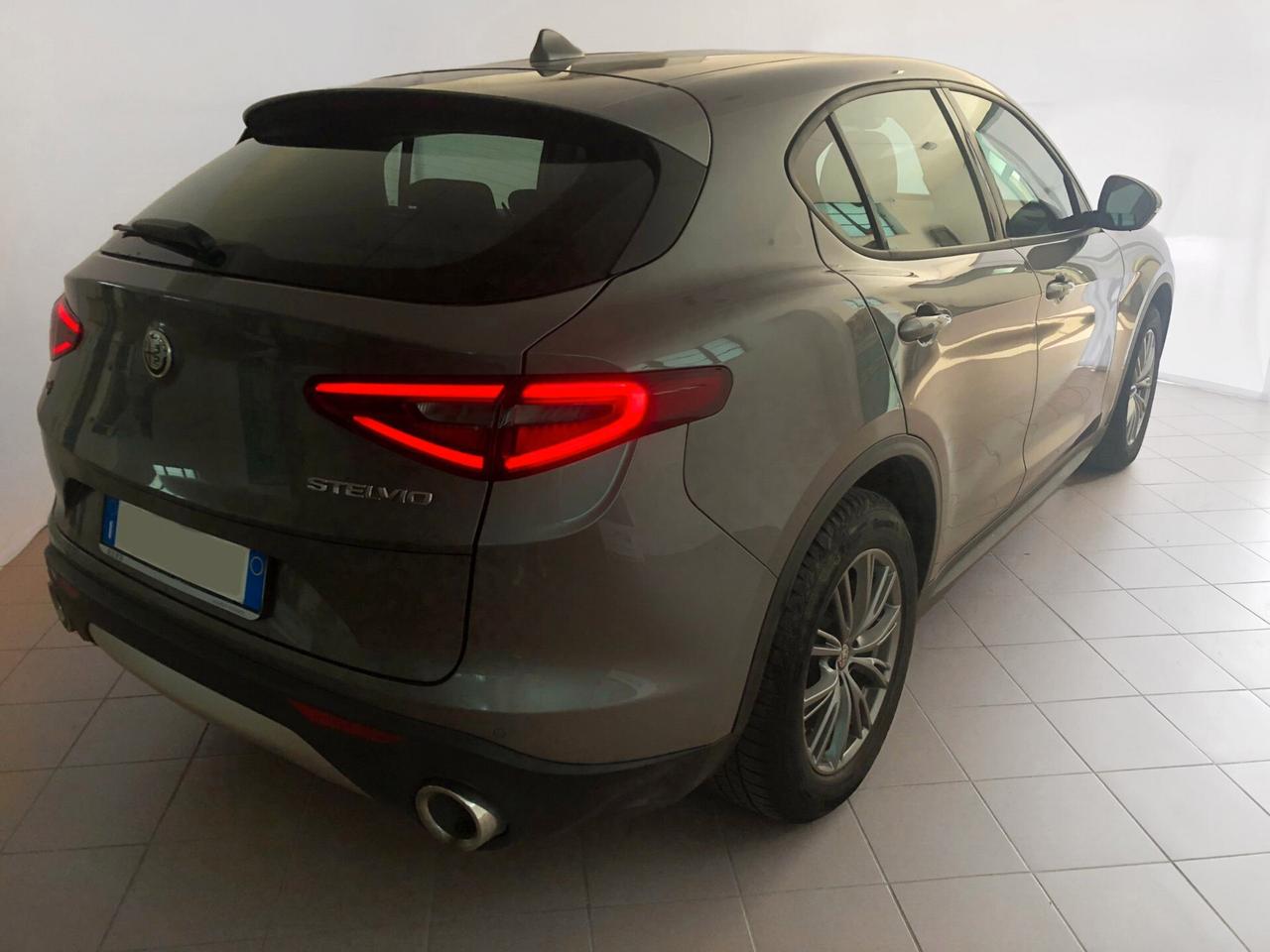 Alfa Romeo Stelvio 2.2 Turbodiesel 160 CV AT8 RWD Business