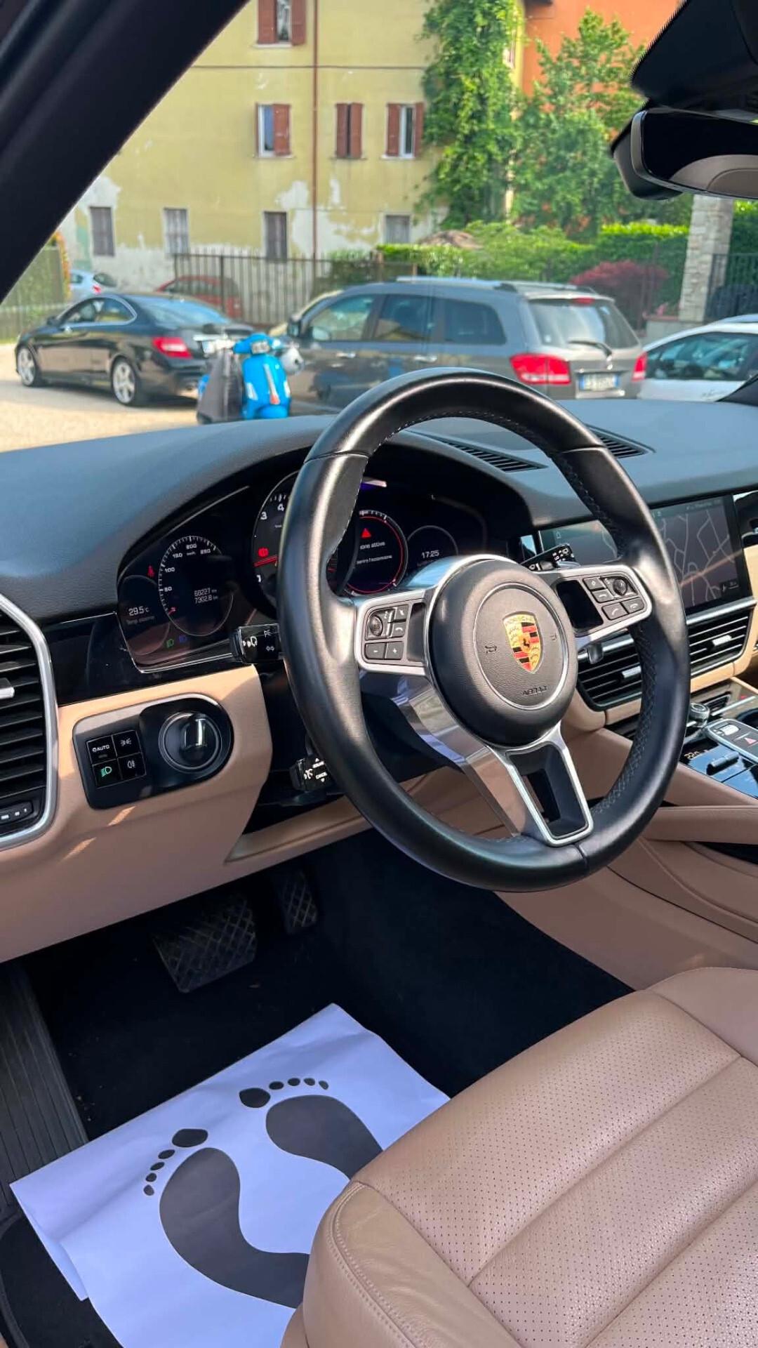 Porsche CAYENNE 3.0 V6 PANO BOSE KMCERT UNICOPR