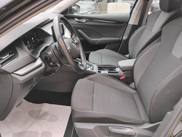 SKODA Octavia 2.0 TDI EVO SCR Wagon Executive DSG