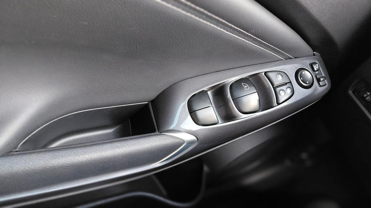 Nissan Juke 1.0 DIG-T 114 CV N-Connecta Unicopropr