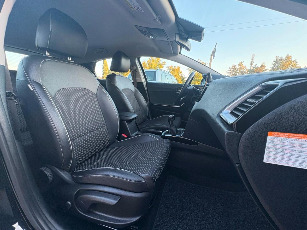 KIA XCEED 1.6 IBRIDA-DIESEL SI A NEOPATENTATI