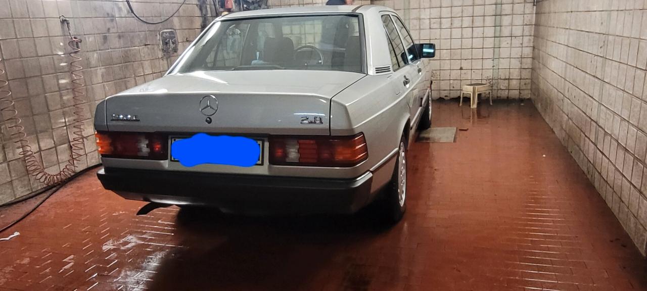 Mercedes-benz 190 2.0 E