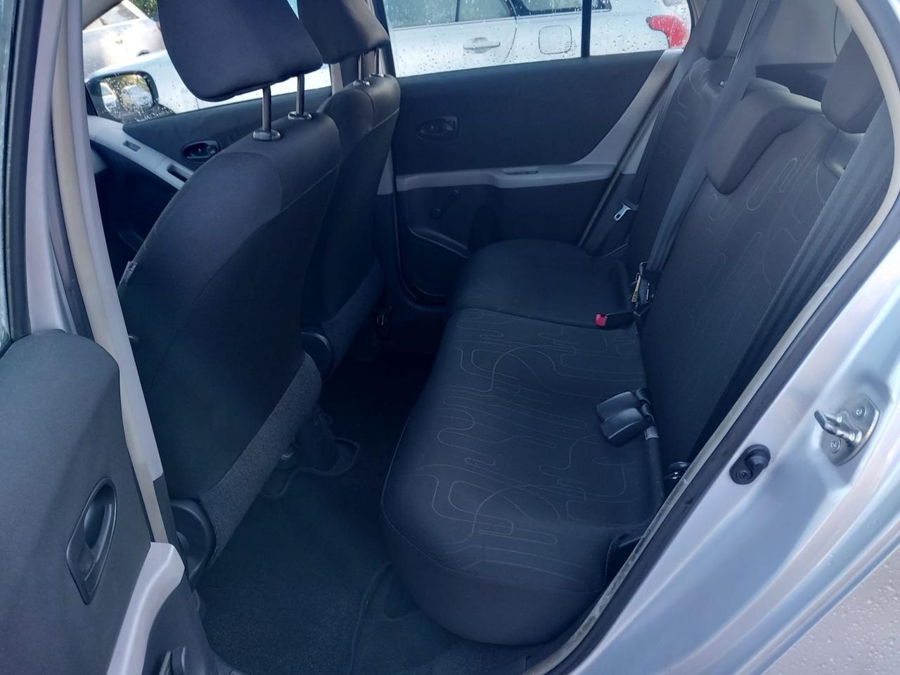 Toyota Yaris 1.0 5 porte