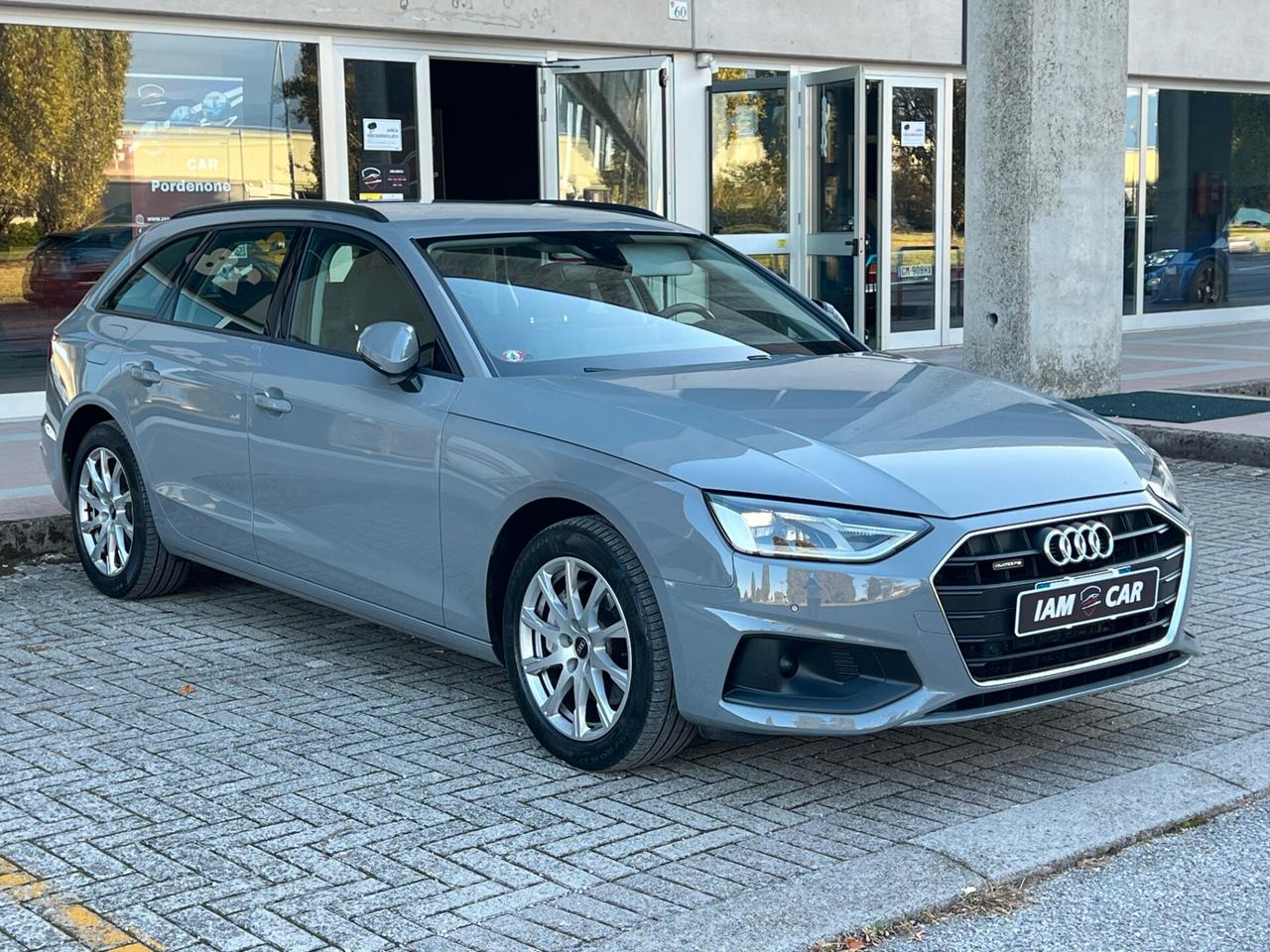 Audi A4 Avant 40 TDI quattro S tronic Business