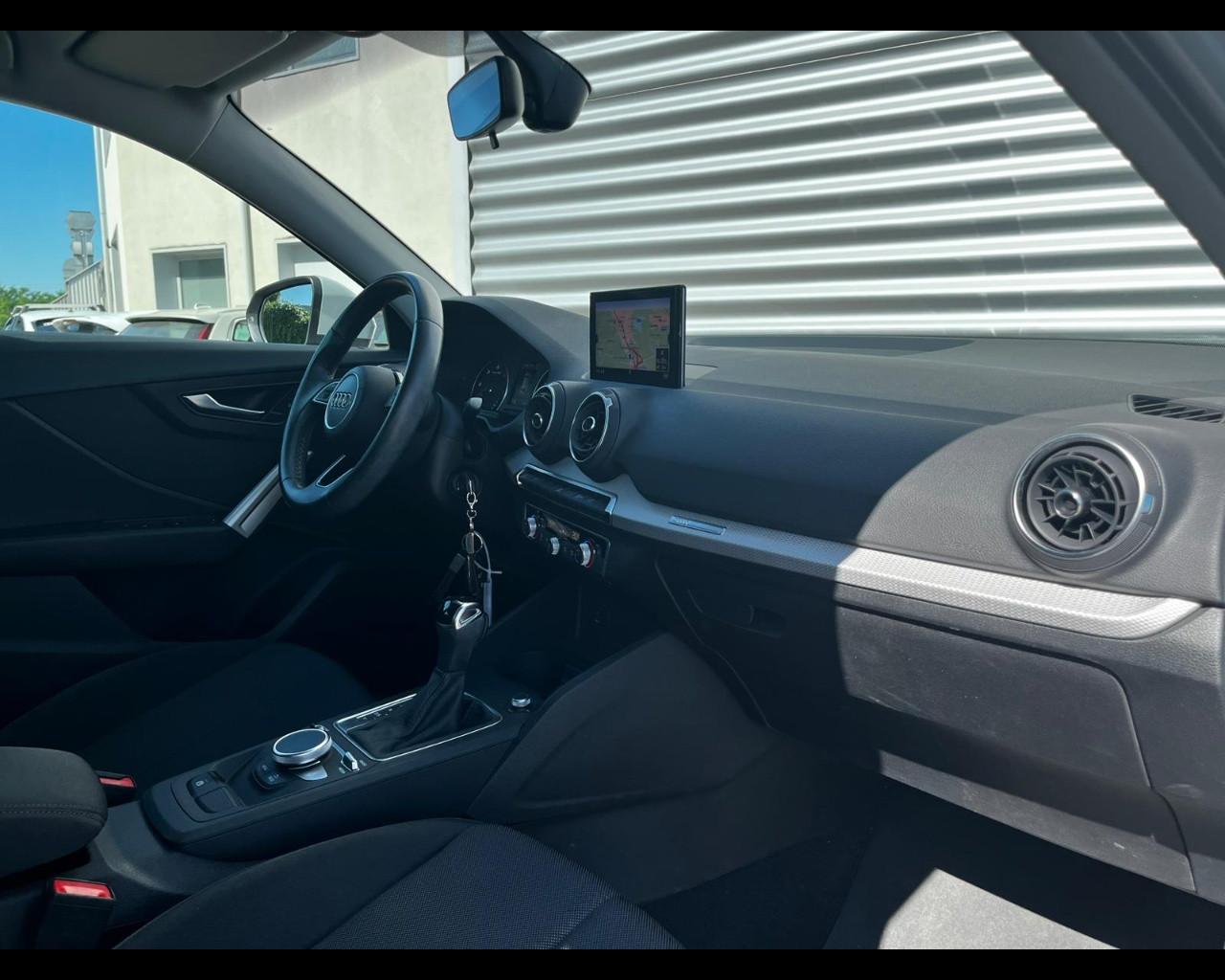 AUDI Q2 30 TDI S-TRONIC BUSINESS