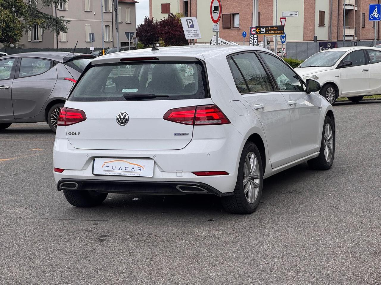 Volkswagen Golf Business 1.5 TGI BlueMotion #10732