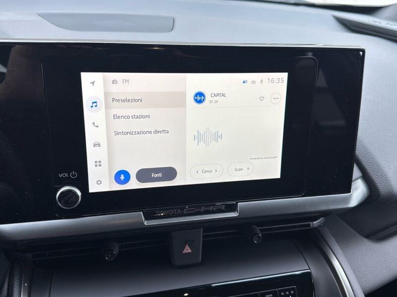 Toyota C-HR 2.0 P-HEV BUSINESS