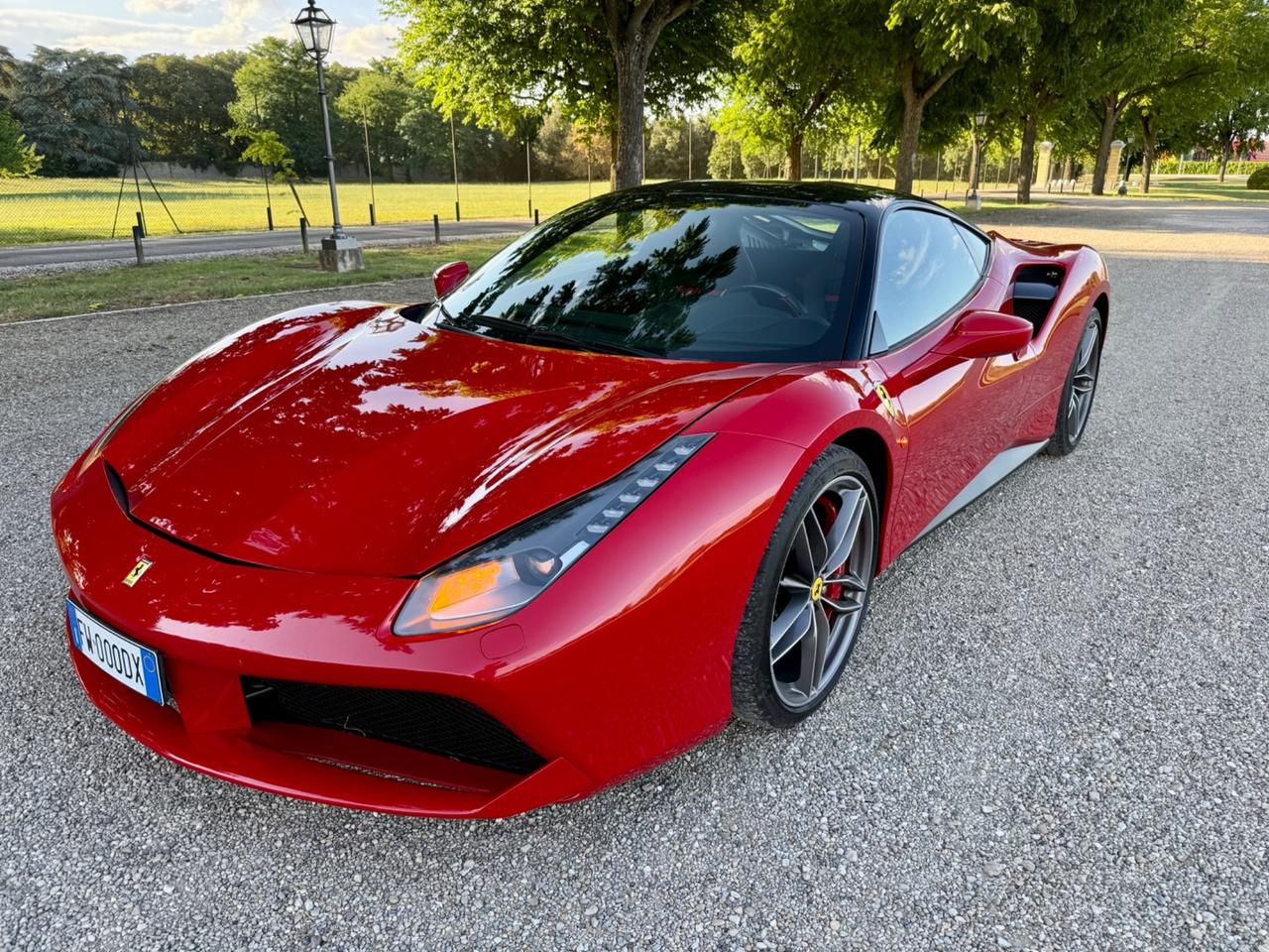 Ferrari 488 GTB + iva 22% - ha 10.900 km ! PREZZO TOP ITALIA -