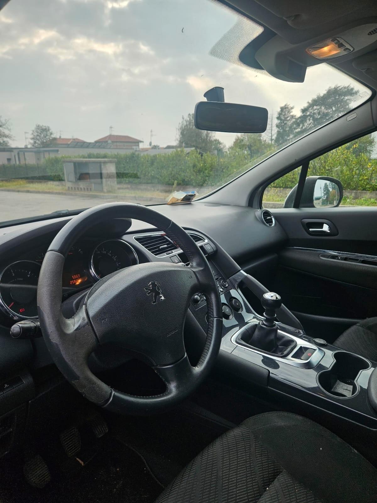 Peugeot 3008 versione PREMIUM NEOPATENTATI