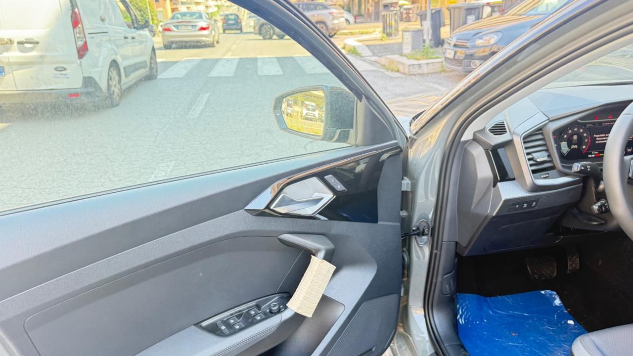 Audi A1 SPB 30 TFSI S tronic line edition LED NAVI KAMERA COCKPIT PDC BLUETOOTH CERCHI 17