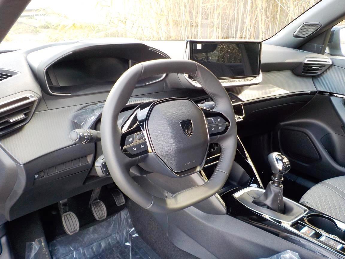 Peugeot 2008 PureTech 100 S&S Allure