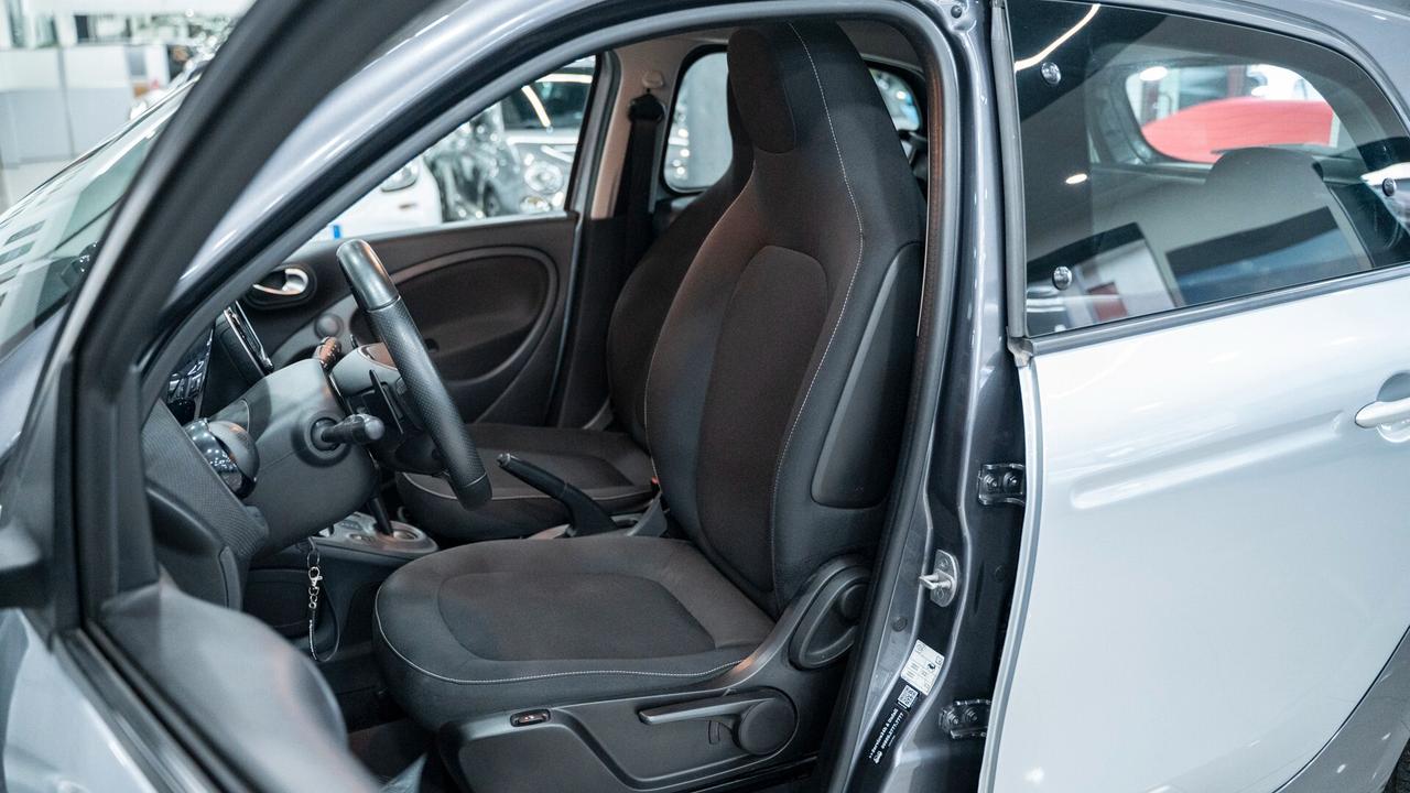 Smart ForFour 0.9 90CV SUPERPASSION TWINAMIC 16" NAVI LED FULL O