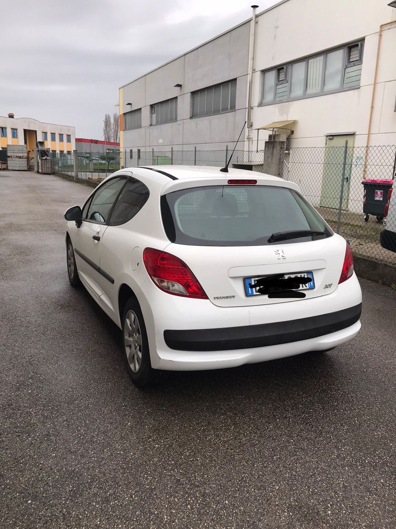 Peugeot 207 1.4 HDi 70CV 3p. ONE Line