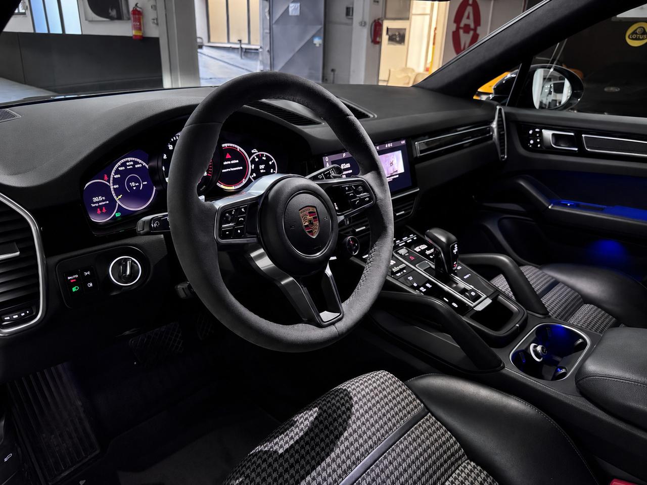 Porsche Cayenne Coupe 3.0 e-hybrid tiptronic