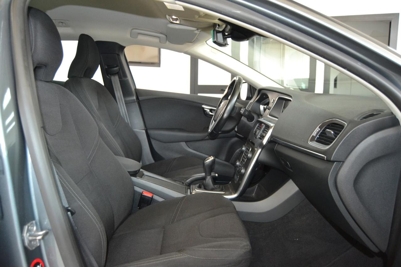 Volvo V40 1.6D2 115CV Momentum UniPro/Navi/Cruise