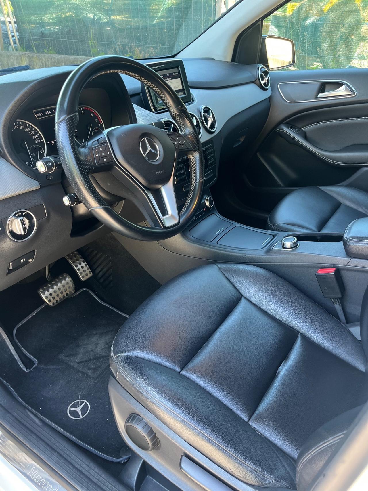 Mercedes-benz B 200 CDI BlueEFFICIENCY Premium