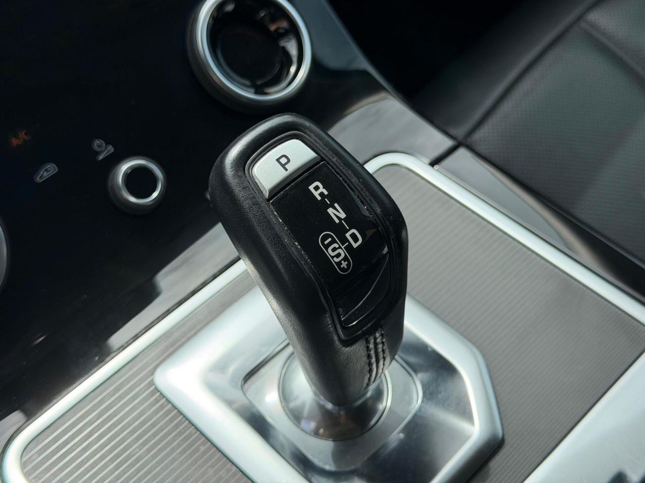 Land Rover Range Evoque 2.0D I4 MHEV 163CV AWD Auto R-Dynamic SE