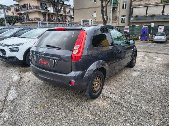 FORD Fiesta 1.2 16V 3p. Clever