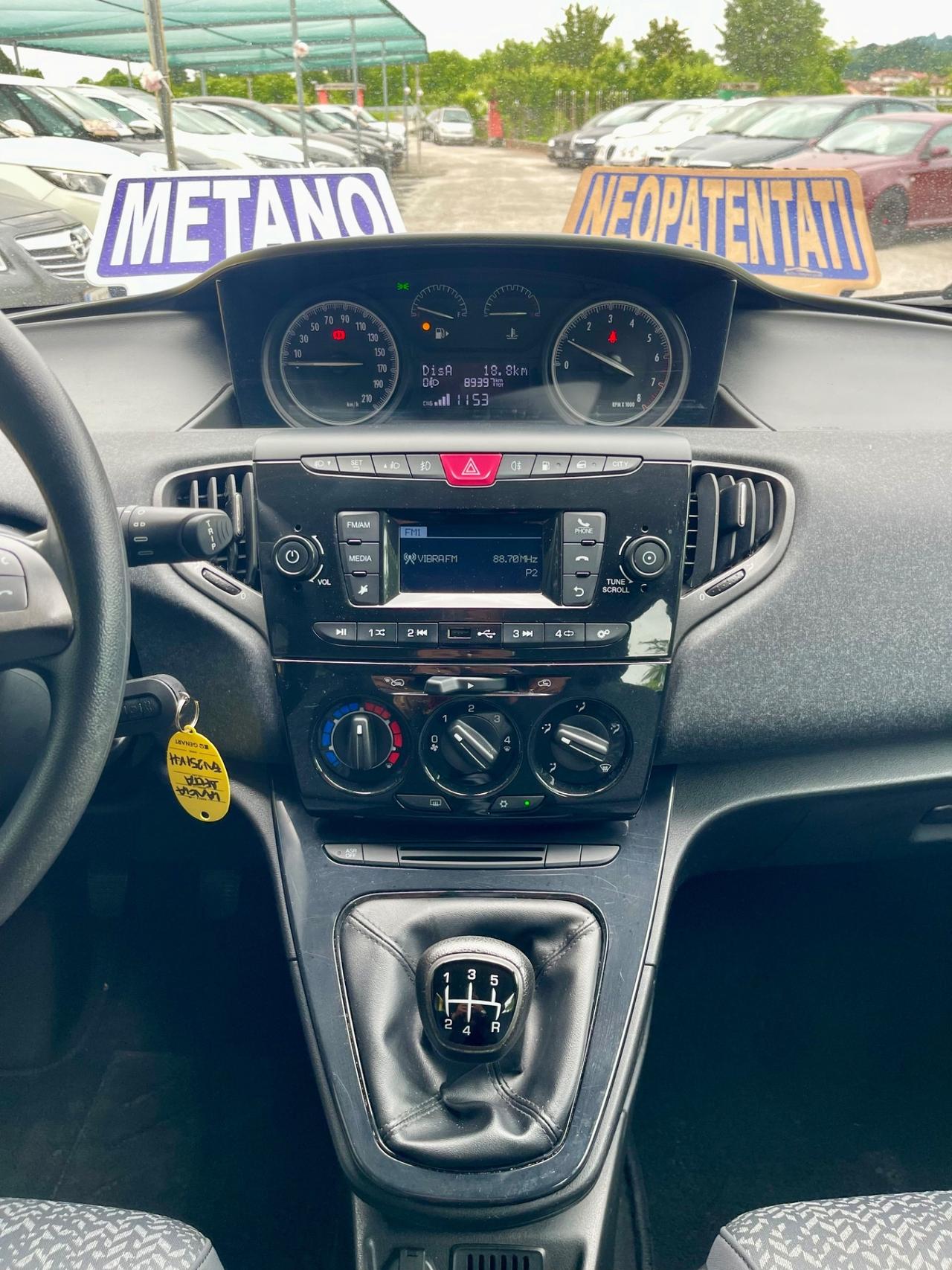 Lancia Ypsilon 0.9 TwinAir OK NEOPATENTATI UNIPROPIETARIO