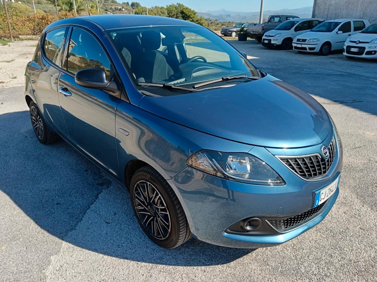 Lancia Ypsilon 1.0 FireFly 5 porte S&S Hybrid Gold