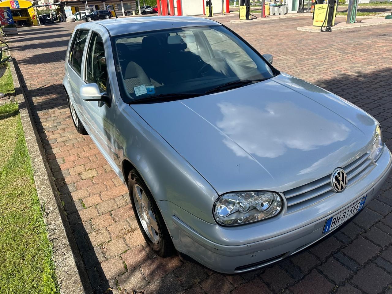 Volkswagen Golf 1.6 benz 2000