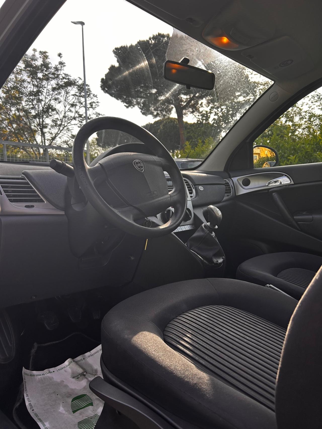 Lancia Ypsilon 1.2 Oro