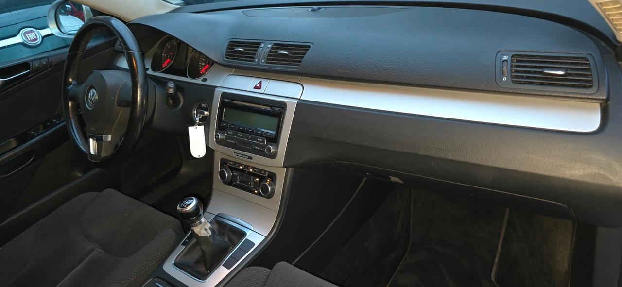 Volkswagen Passat 2.0 TDI DPF Var. Comfortline