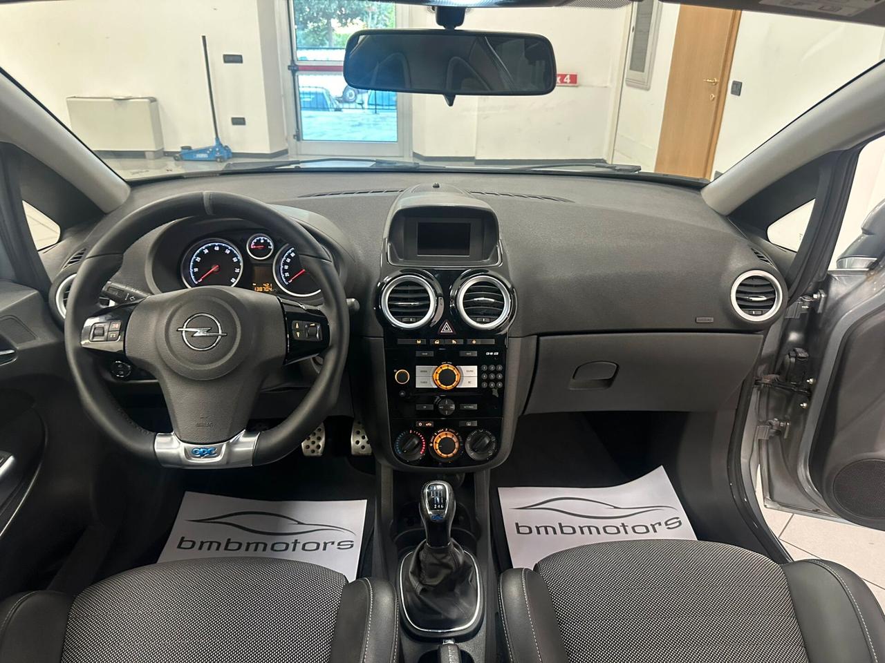 Opel Corsa 1.6 T 192CV 3 porte OPC
