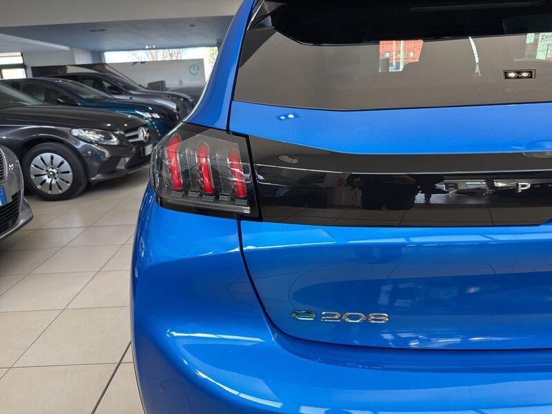 Peugeot 208 motore elettrico 136 CV 5 porte Allure