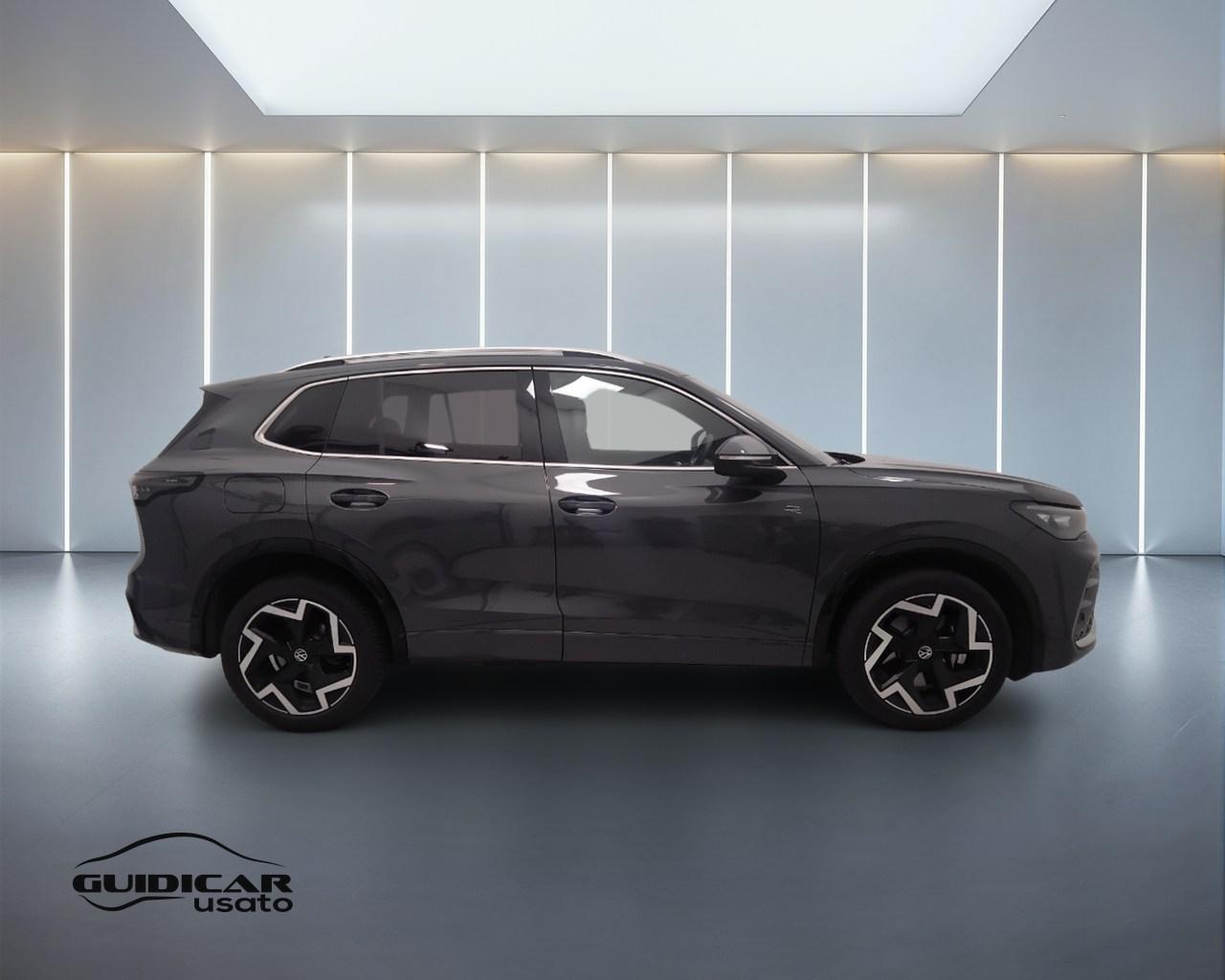 VOLKSWAGEN Tiguan III 2024 - Tiguan 2.0 tdi R-Line 4motion 193cv dsg