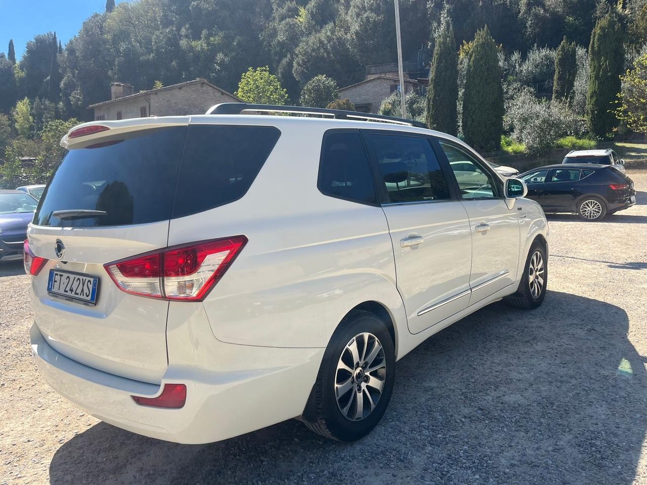 Ssangyong Rodius 2.2 Diesel - 4x4 - 7 Posti