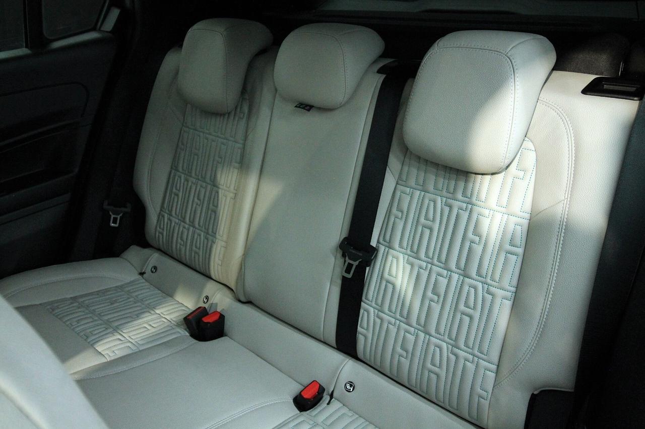 FIAT 600 1.2 HYBRID LA PRIMA 110 CV