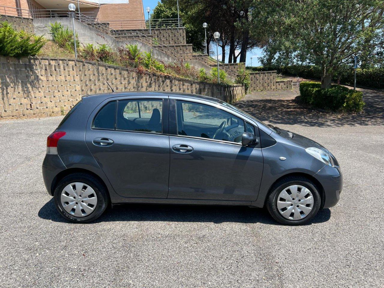 Toyota Yaris 5 Porte Yaris 5p 1.3 dual Sol my10 km 70000!