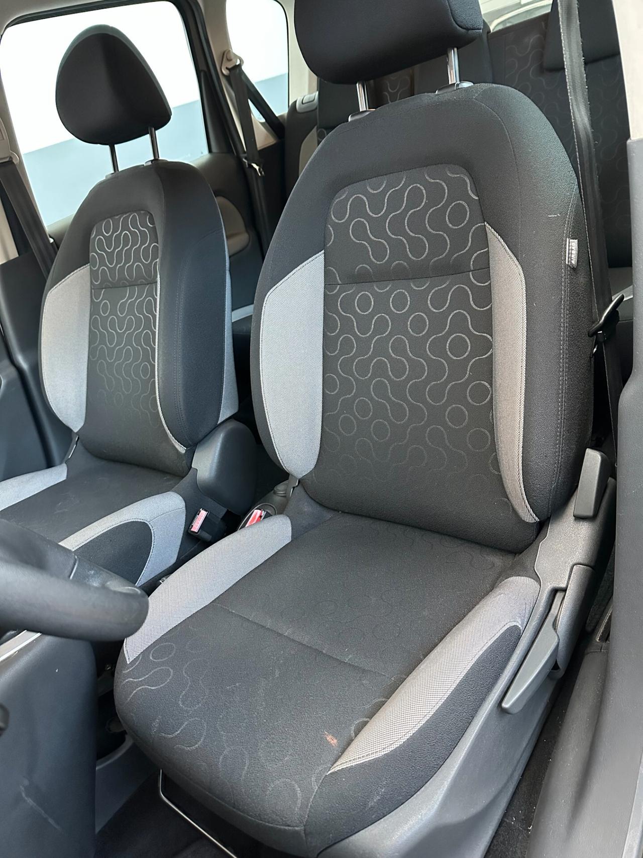 Citroen C3 Picasso 1.4 Benz, si neopat, uni prori, famigliare