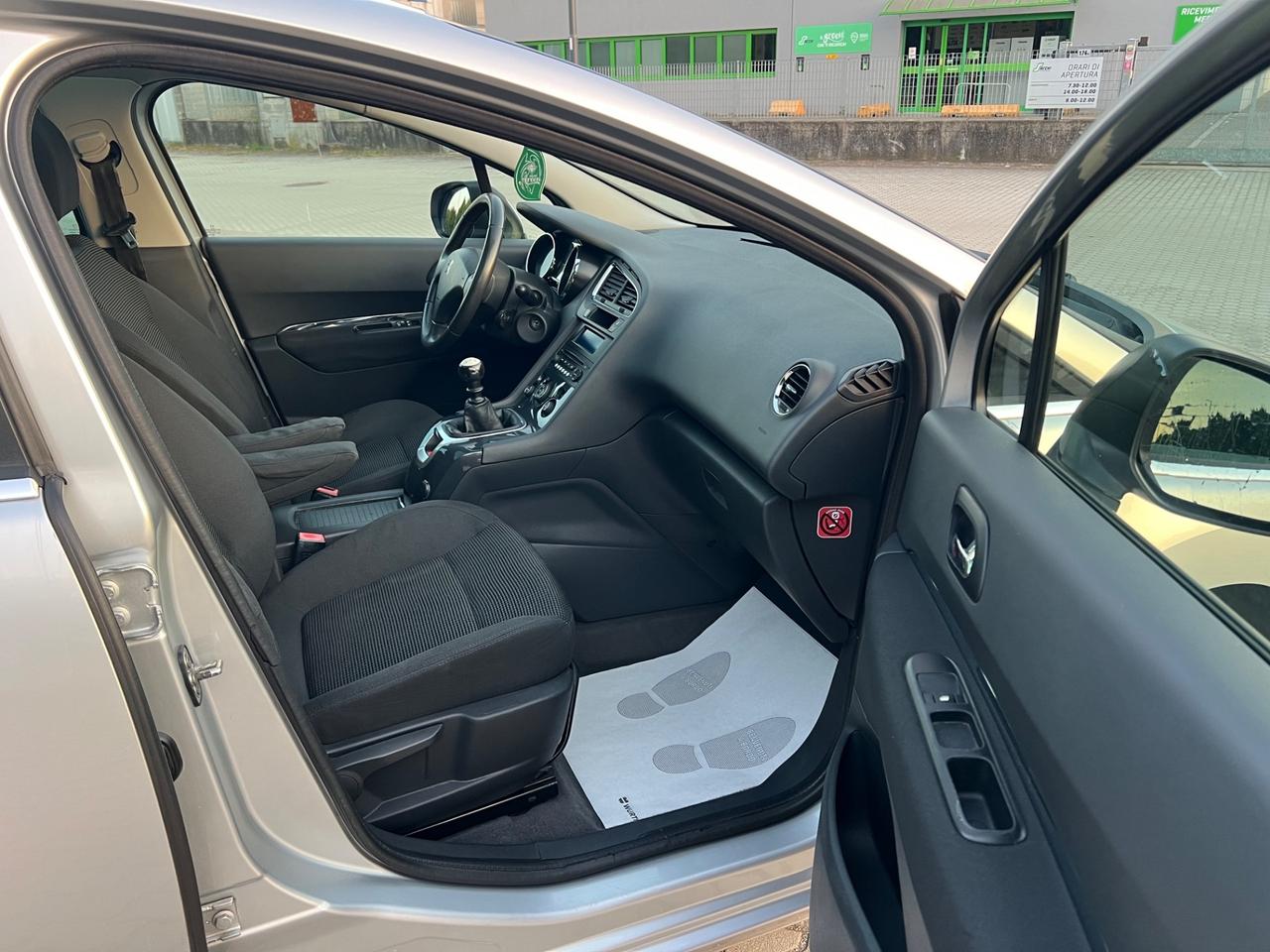 Peugeot 5008 1.6 HDi 112CV Active