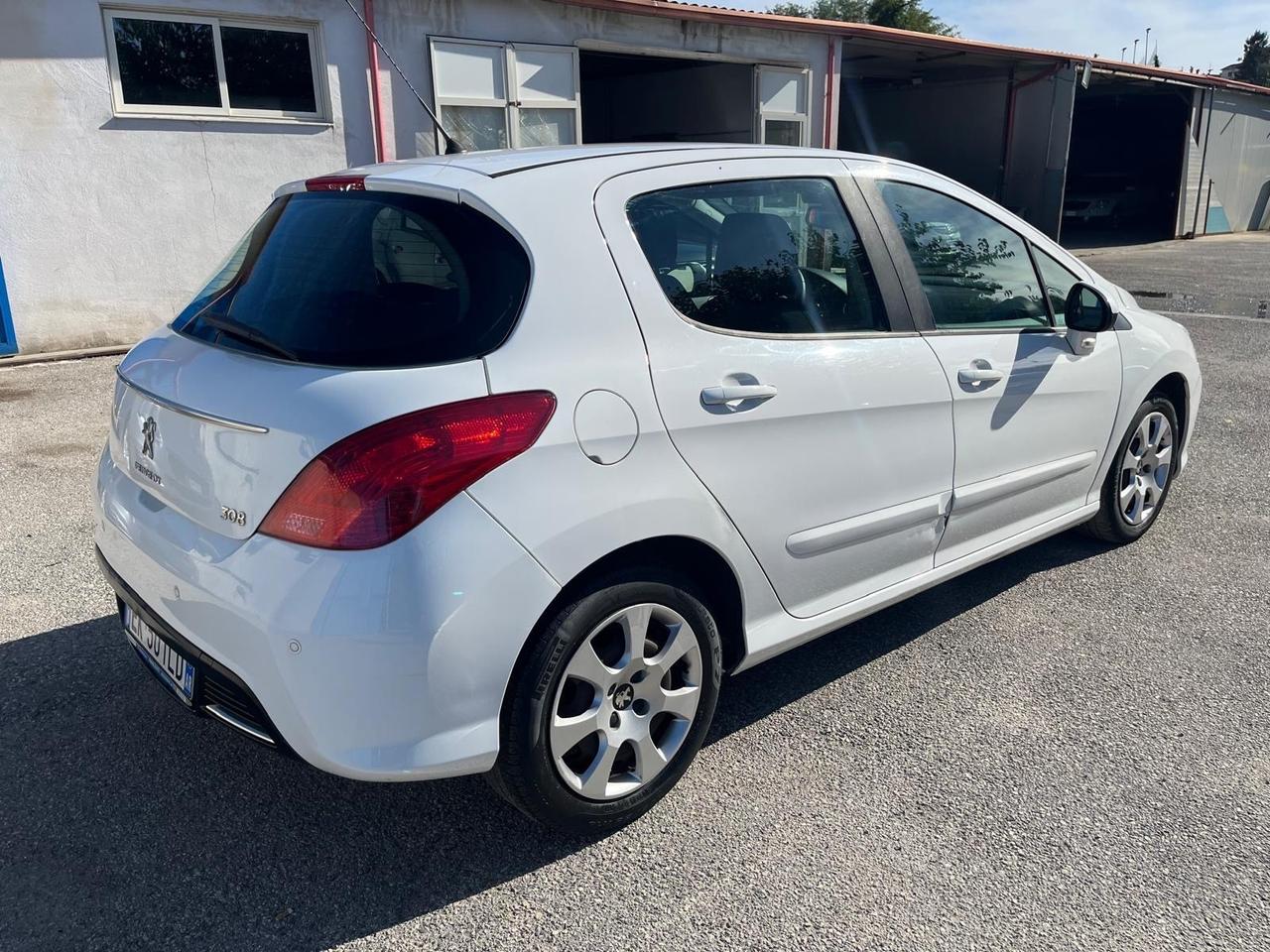 Peugeot 308-5P-1.6 hdi-full opt-12/2011