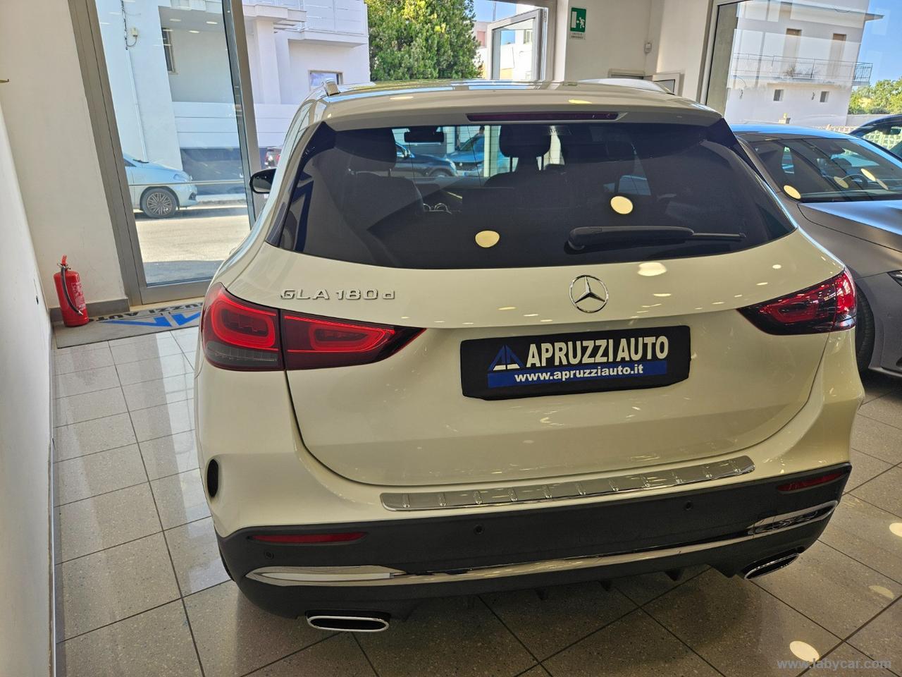 MERCEDES-BENZ GLA 180 d Automatic Premium