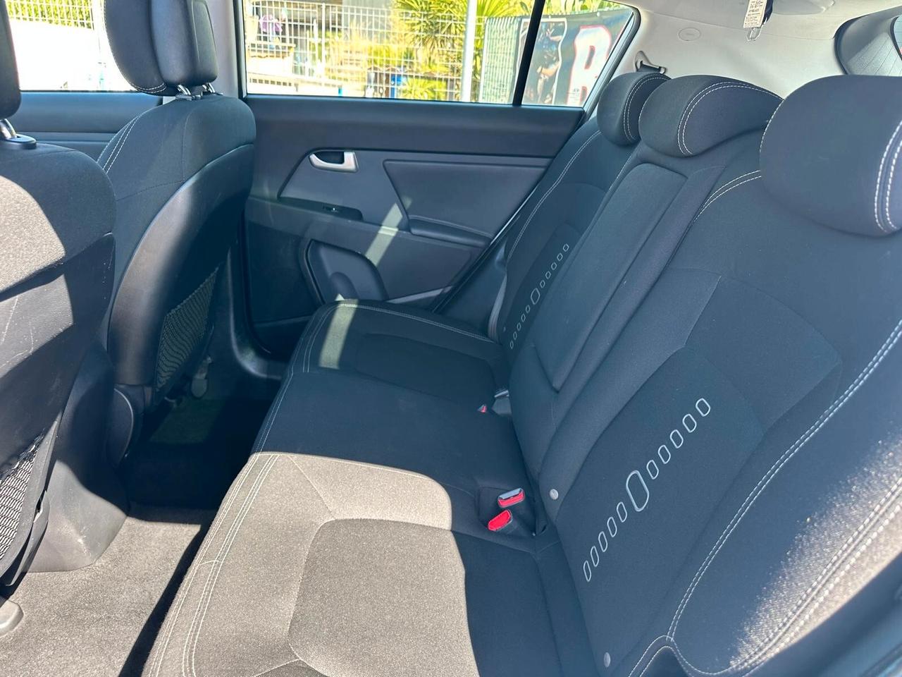 Kia Sportage 1.7 CRDI VGT 2WD high tech-2015