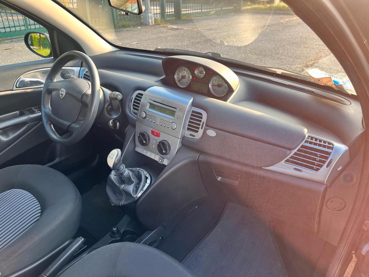Lancia Ypsilon 1.2 Platino