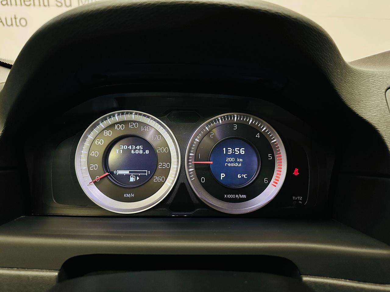 Volvo XC70 D5 215cv AWD Geartronic Summum MY12