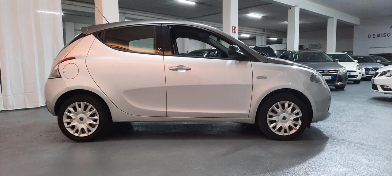 Lancia Ypsilon 1.2 69 CV 5 porte S&S Platinum