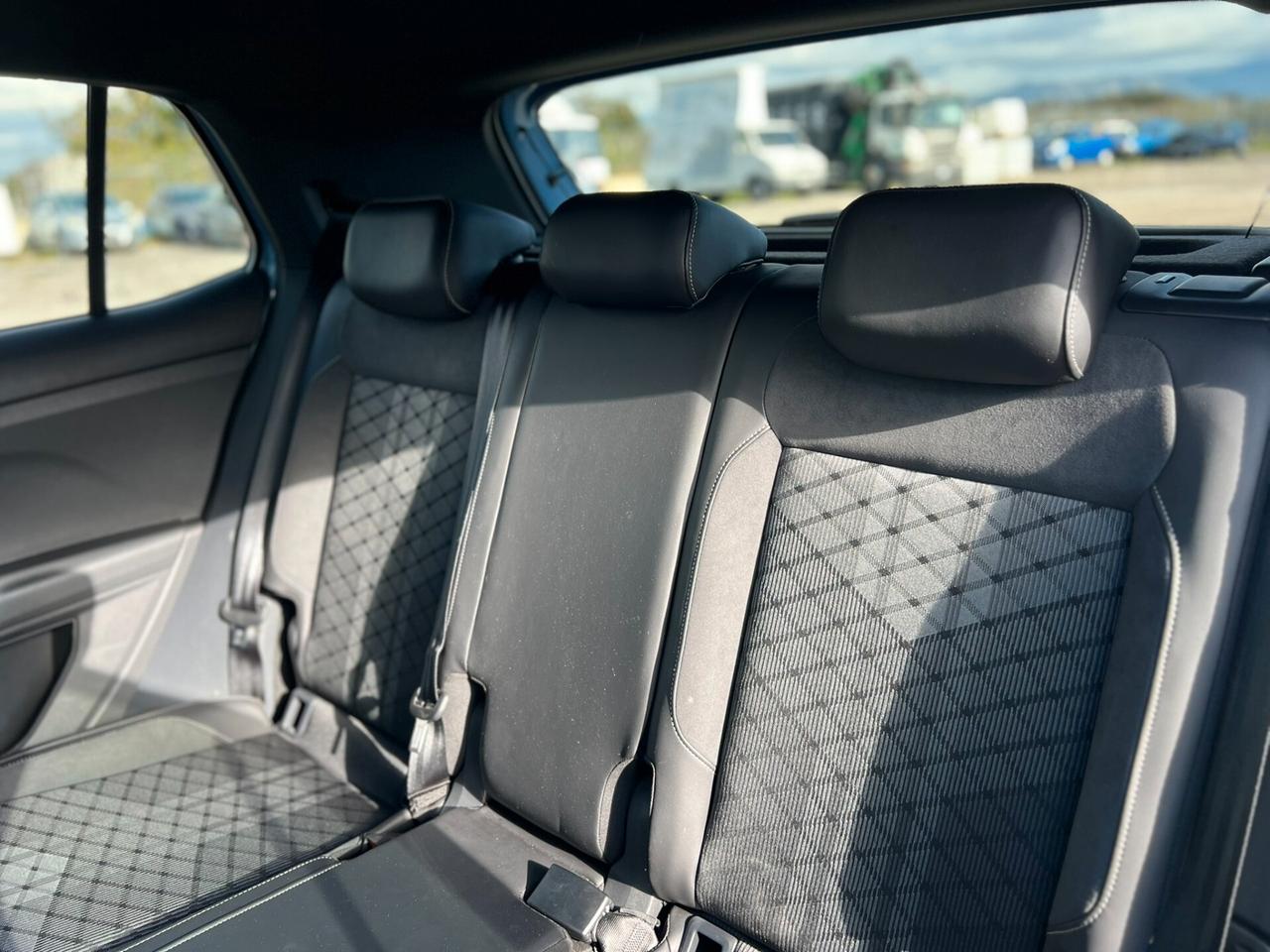 Volkswagen T-Cross 1.0 TSI 115 CV DSG R-Line