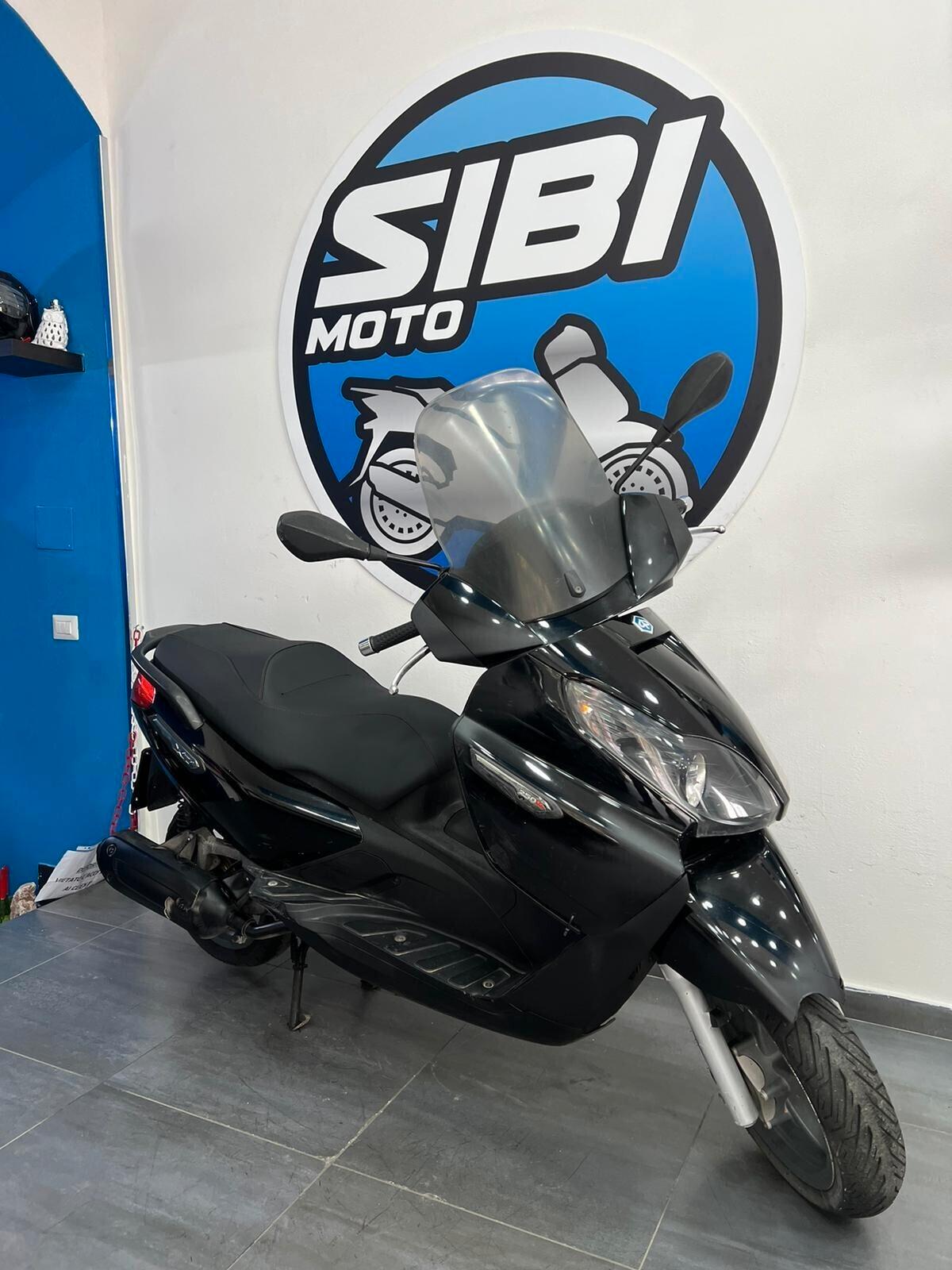 PIAGGIO X7 250