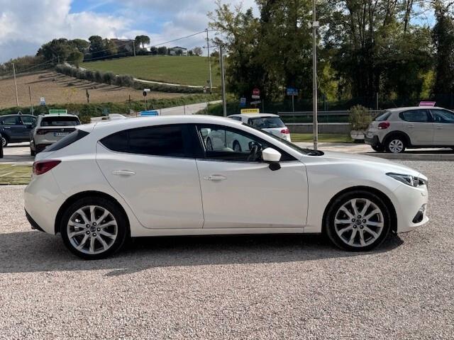 Mazda 3 2.2 Skyactiv-D Exceed - LIEVE URTO FRONT. !!