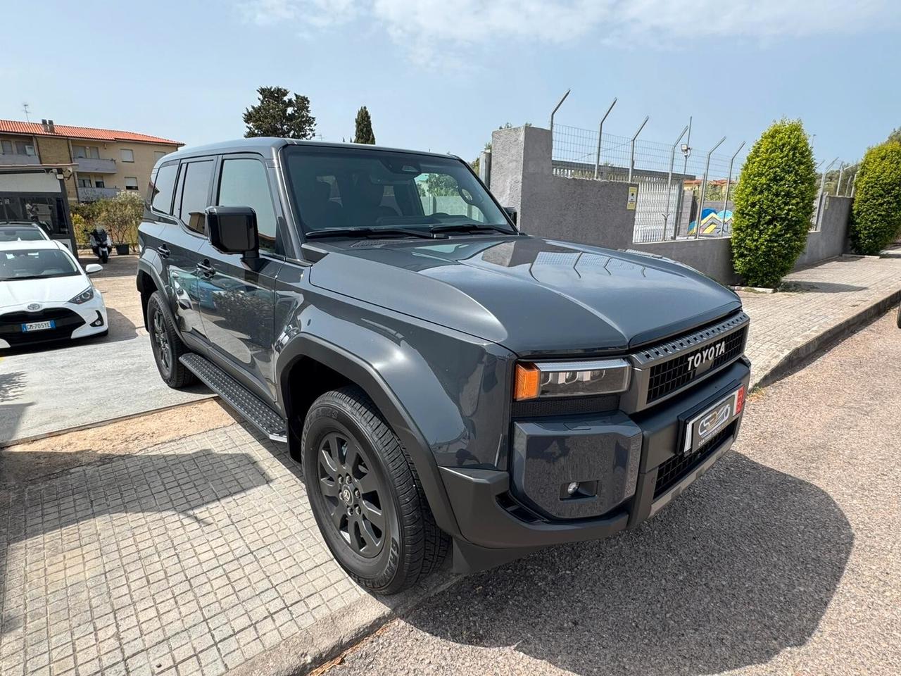 TOYOTA LAND CRUISER 7 POSTI - KM ZERO