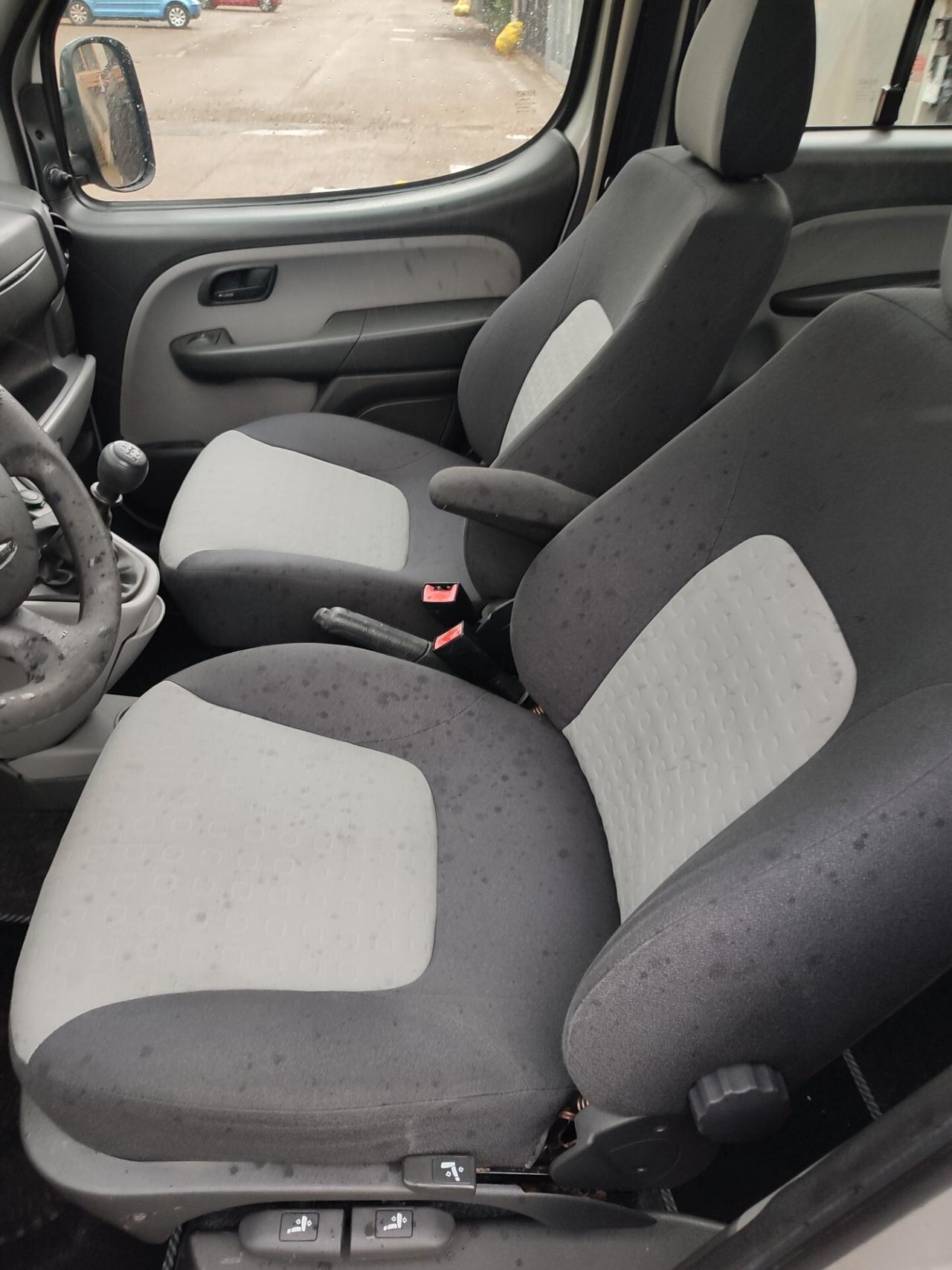 FIAT DOBLO 1.4BENZINA CON PEDANA DISABILI POCHI KM