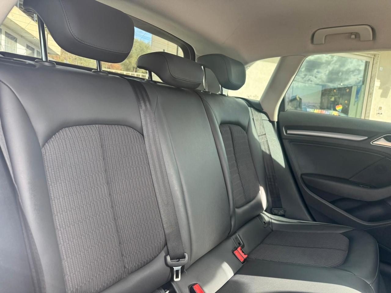 Audi A3 SPB 1.6 TDI S tronic S line Garanzia